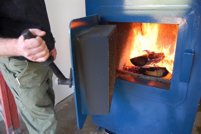 Caldera artesanal de combustible sólido