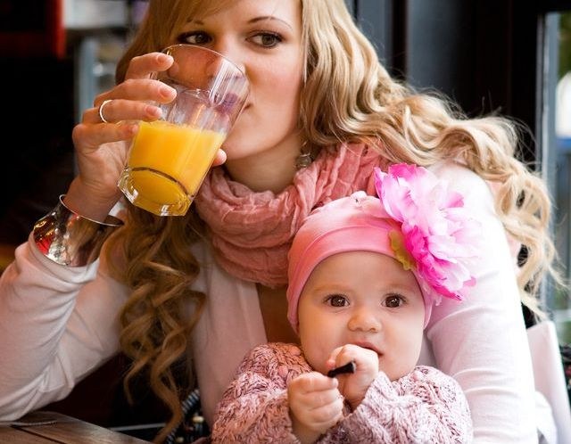 Lo que no puede comer las madres lactantes