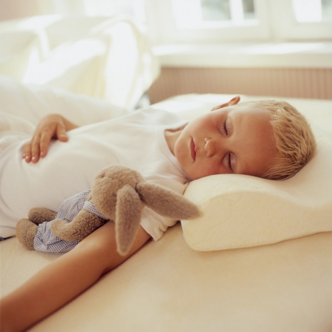 ¿Qué tipo de almohada se necesita para un niño