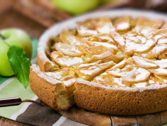 Cómo cocinar una charlotte con manzanas en el horno