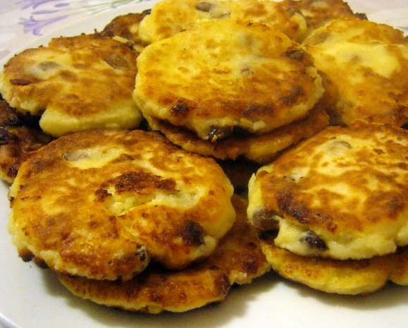 Pastelitos de queso con pasas