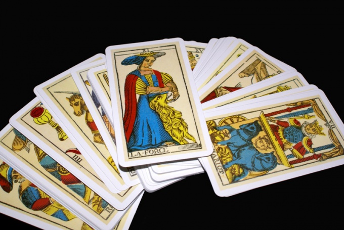 Cómo aprender a adivinar el tarot