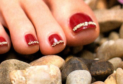 Cómo hacer manicura y pedicura con caldos de oro