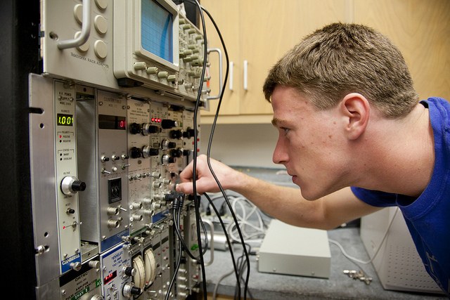 Cómo aprender todas las fuerzas en la física