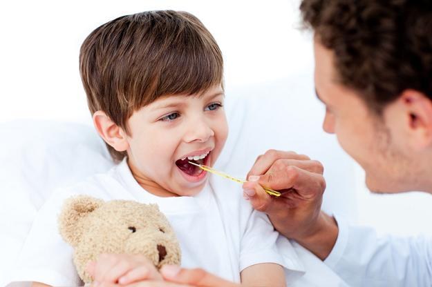 ¿Qué tipo de médicos necesitan para atender a un niño de primer grado?