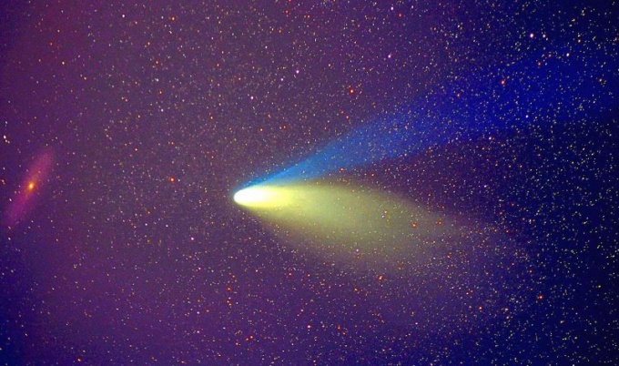 ¿Cómo se ve un cometa?