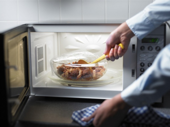 ¡Las microondas tienen un efecto negativo en la comida y el cuerpo!